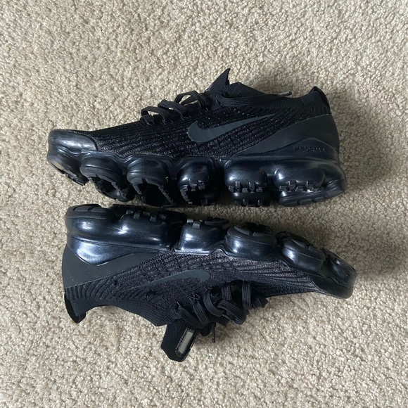 men’s 9.5 nike triple black vapormax - Picture 1 of 4
